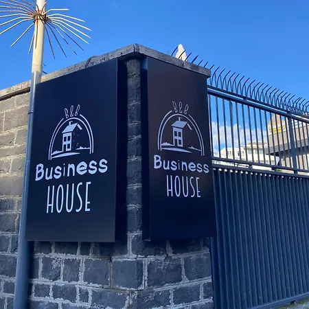 Business House 3* Napels