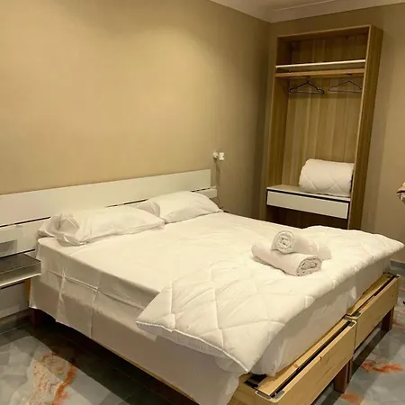 招待所 Business House